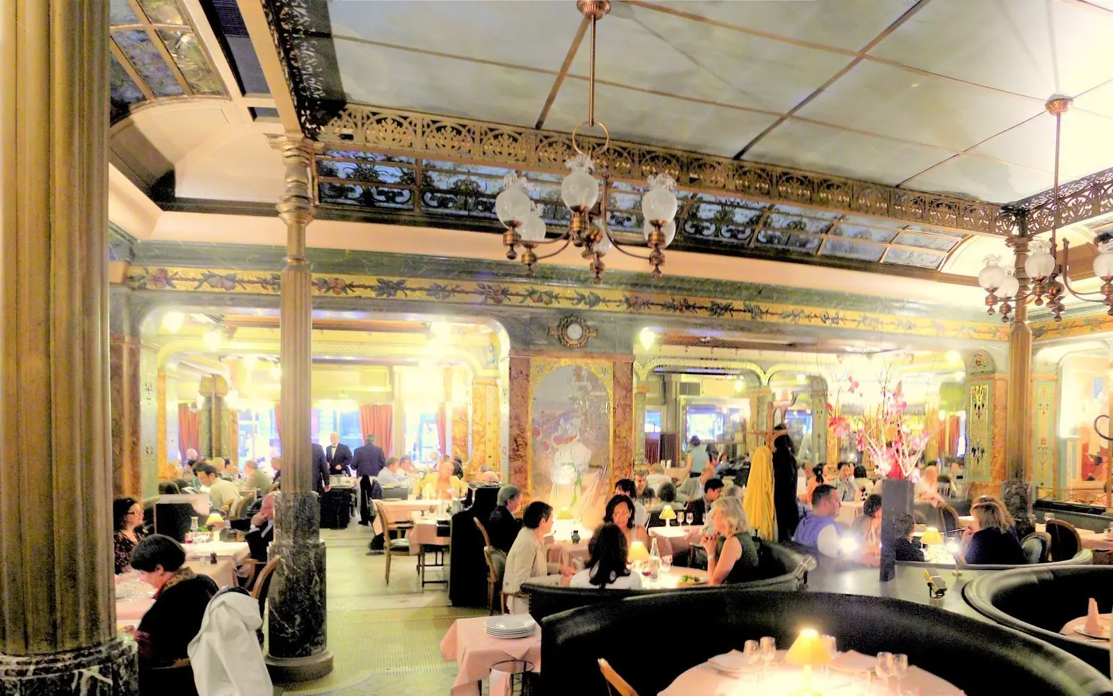 La salle à manger 1900 de la brasserie Mollard