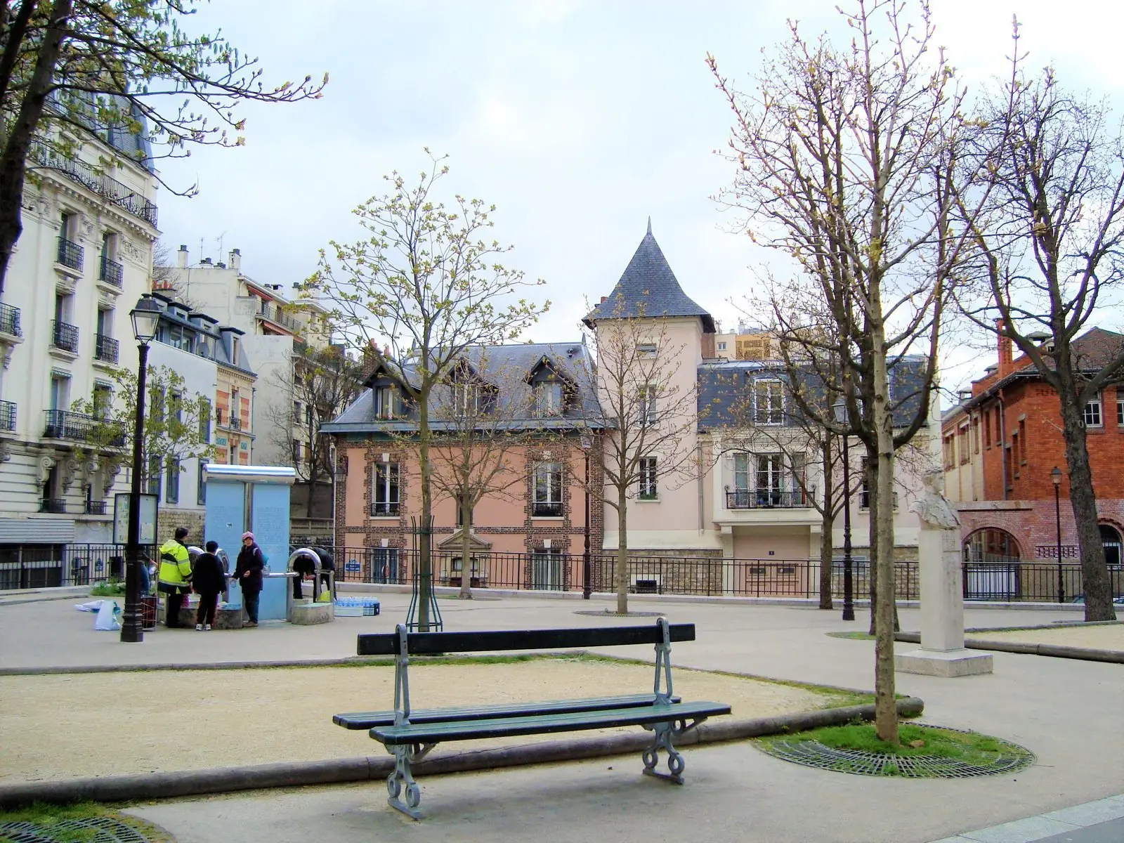 La place Paul-Verlaine, sur la Butte-aux-Cailles