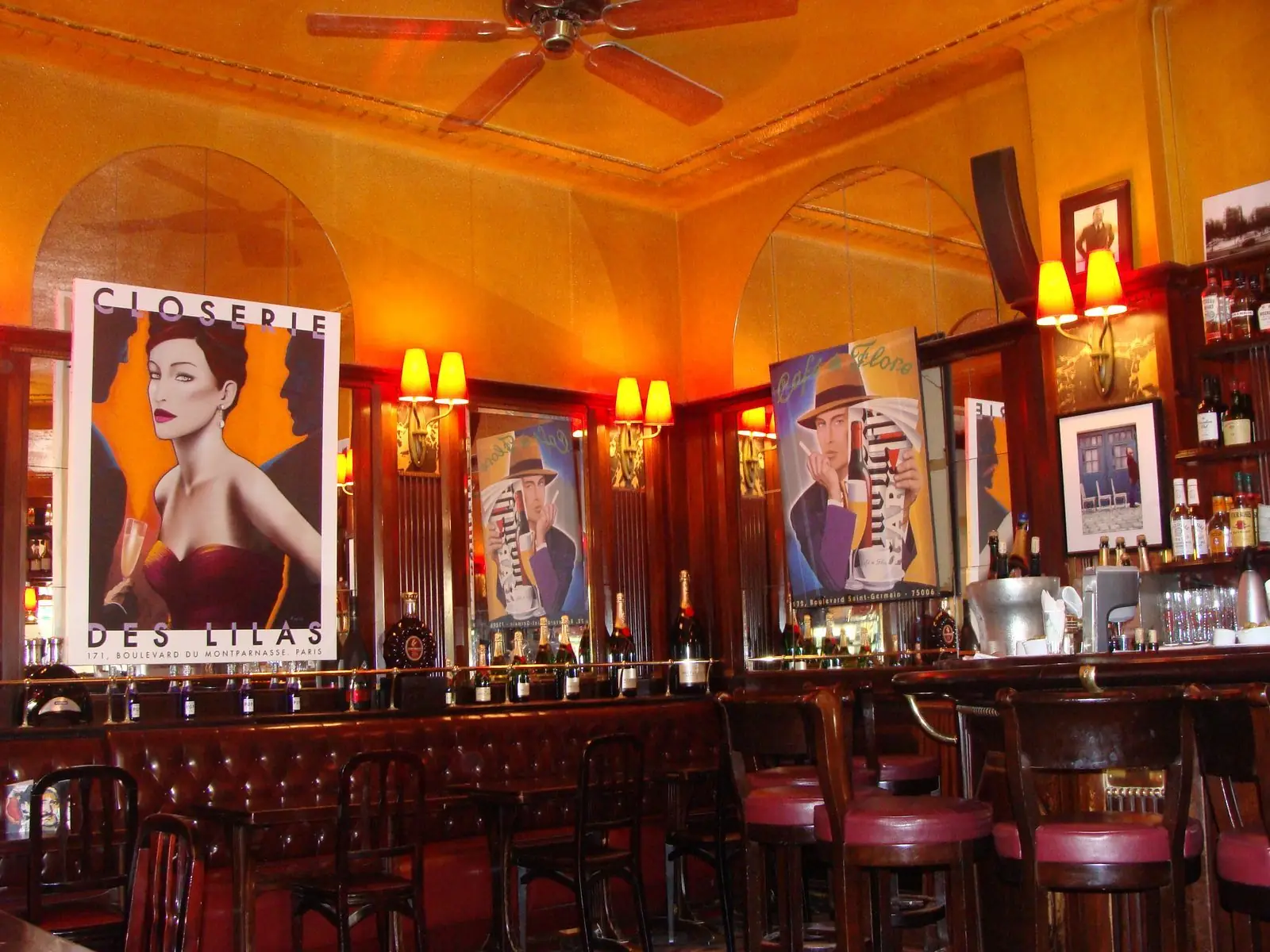 Le comptoir du bar de la Closerie des Lilas