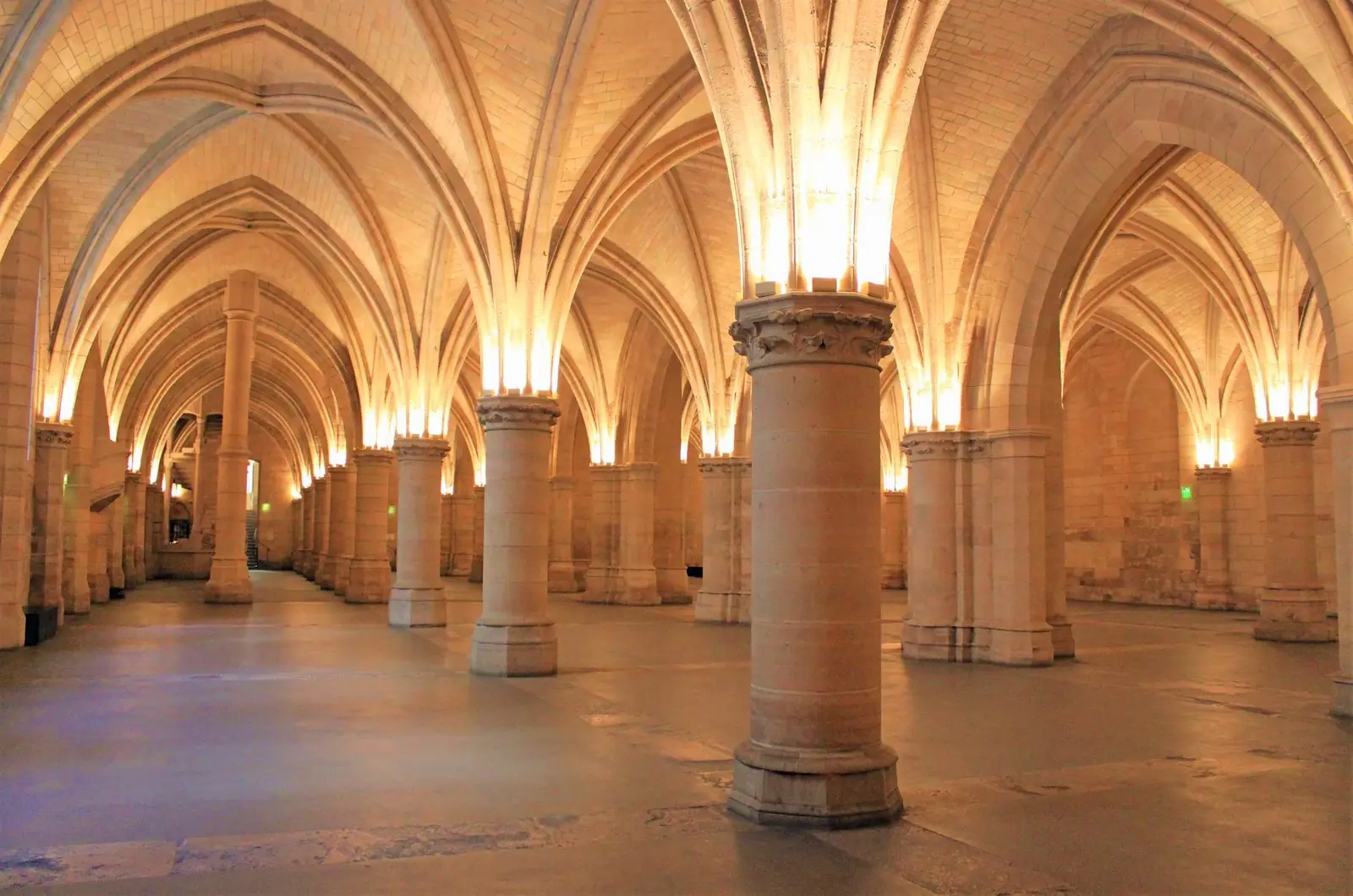 Voûtes d'ogives de la salle des Gens d'armes à la Conciergerie