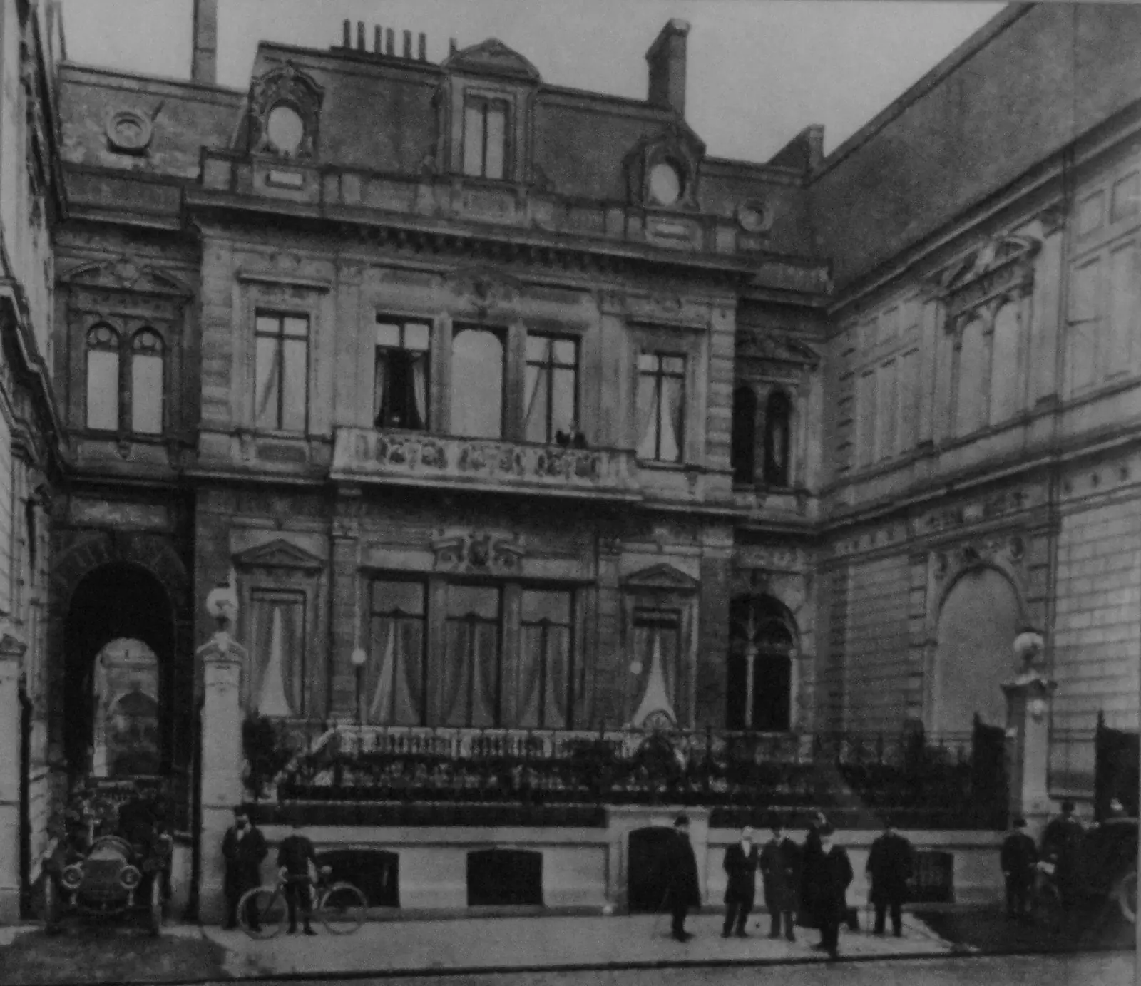 L'escalier d'onyx jaune de l'Hôtel de la Païva