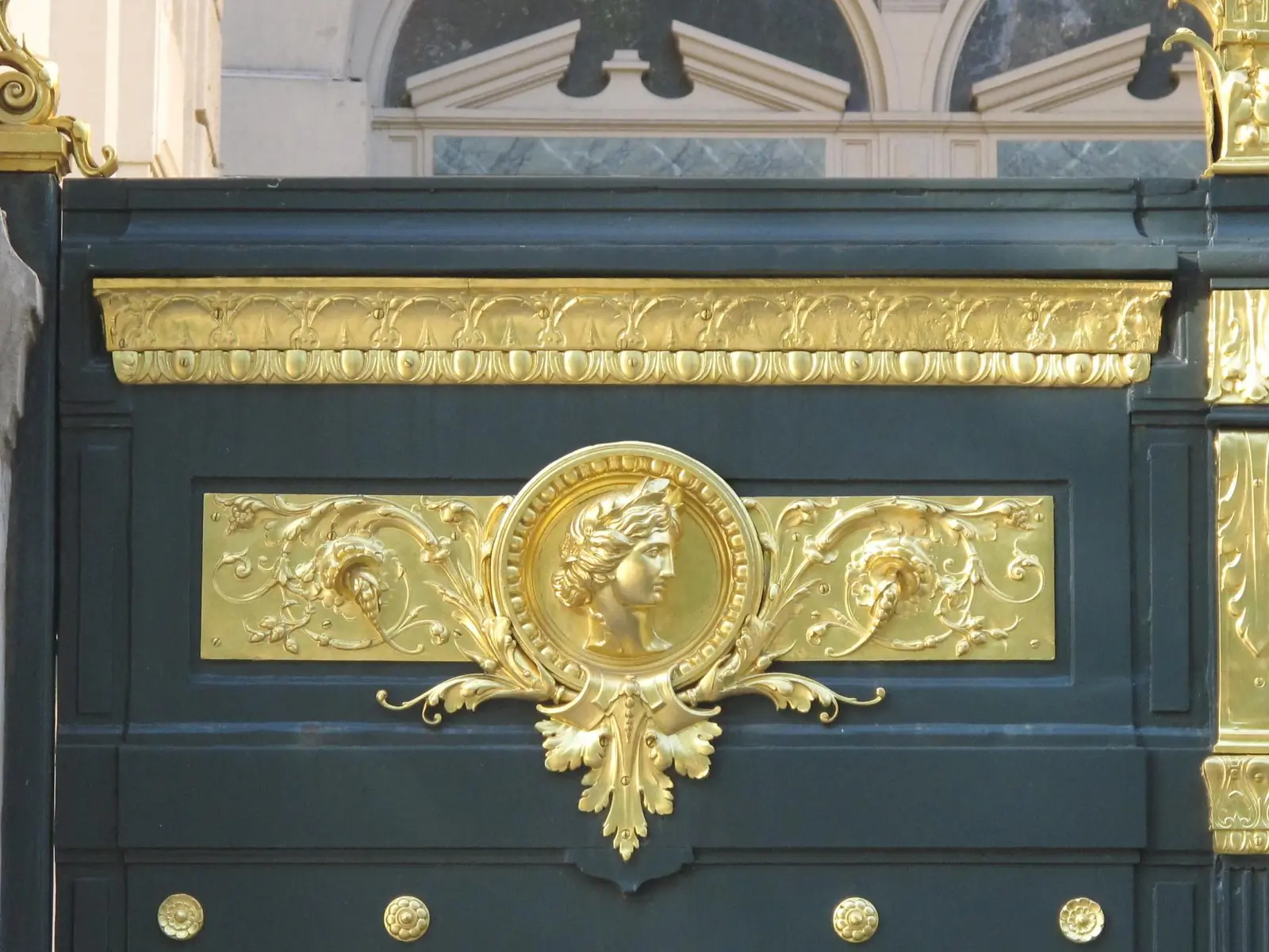 La salle de bain de la Païva et sa baignoire d'onyx