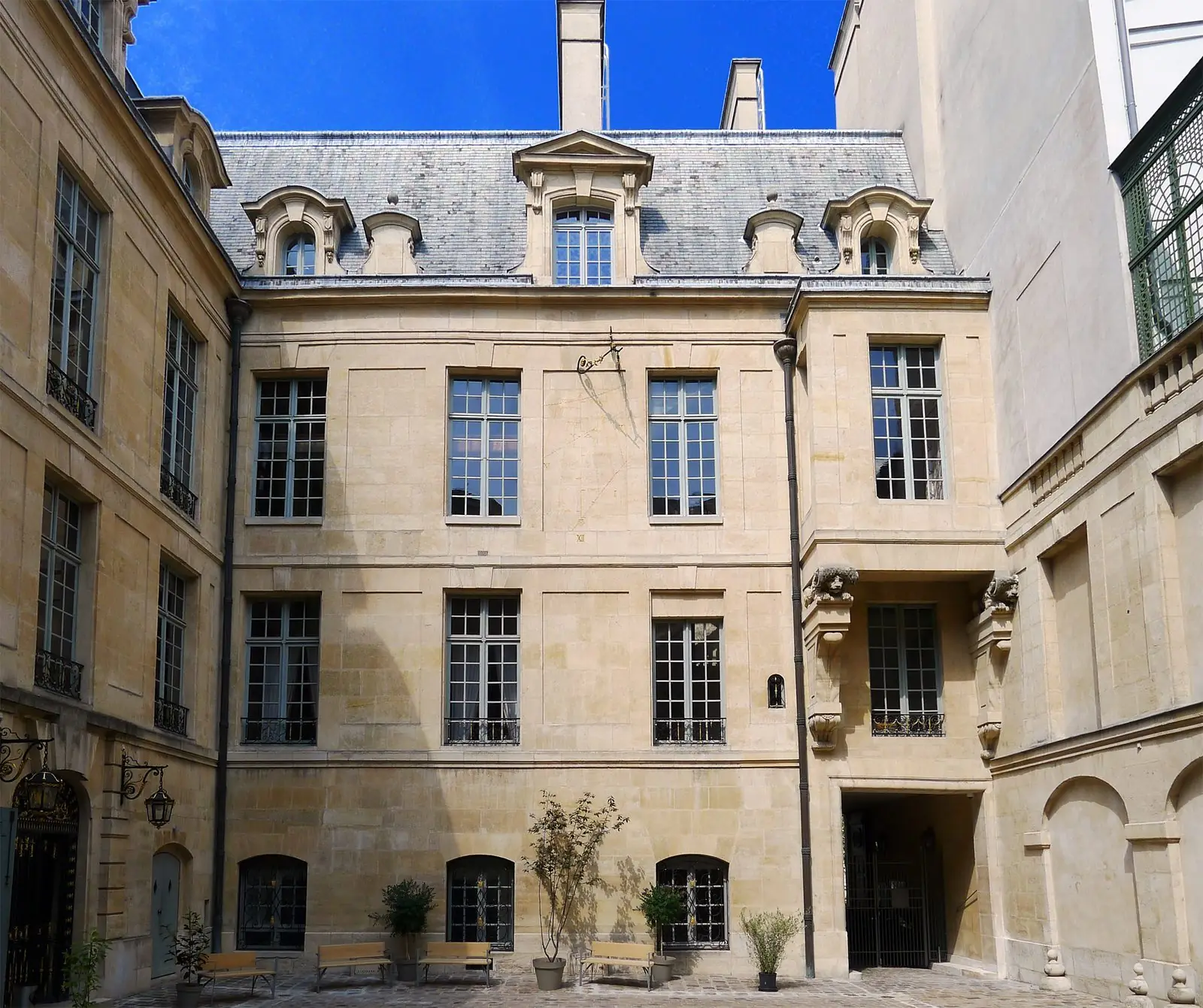 La cour intérieure de l'Hôtel de Lauzun à Paris