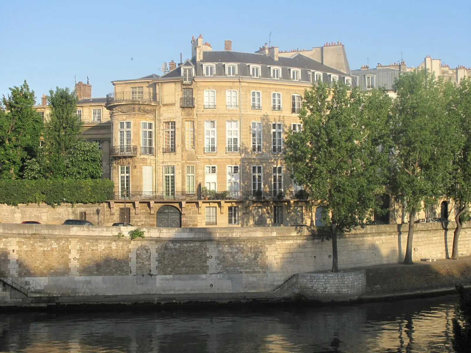 L'hôtel Lambert, joyau de l'île Saint-Louis