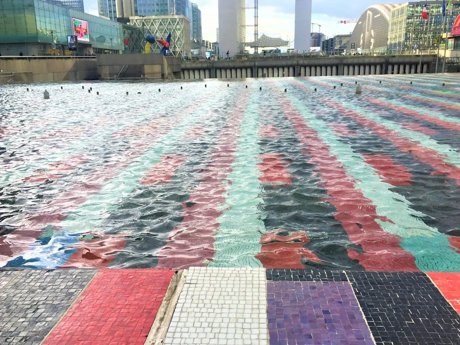 Le CNIT et l'urbanisme moderne de La Défense
