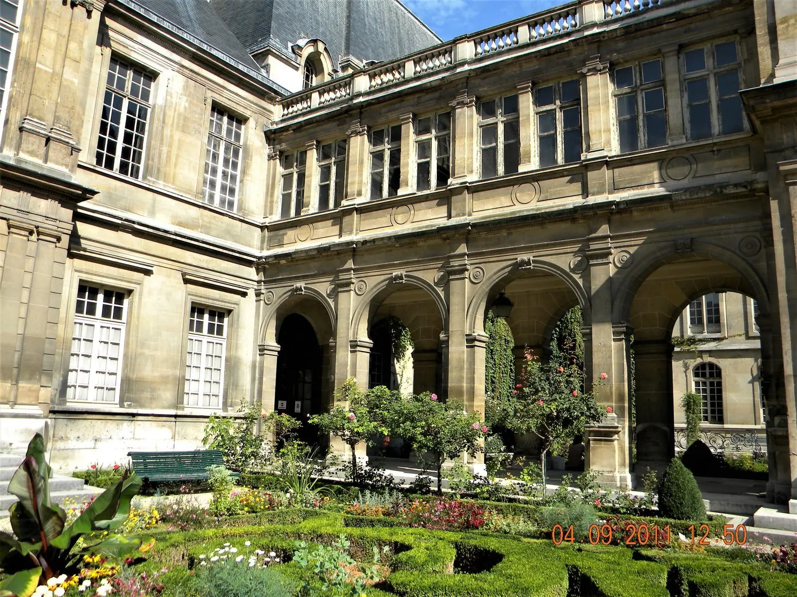 Détail du jardin de l'hôtel Carnavalet, dans le Marais