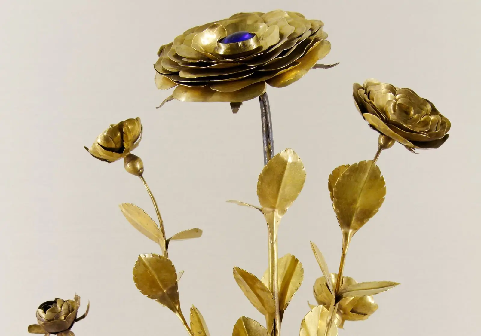 La rose d'or d'Avignon, chef-d'œuvre d'orfèvrerie du musée de Cluny