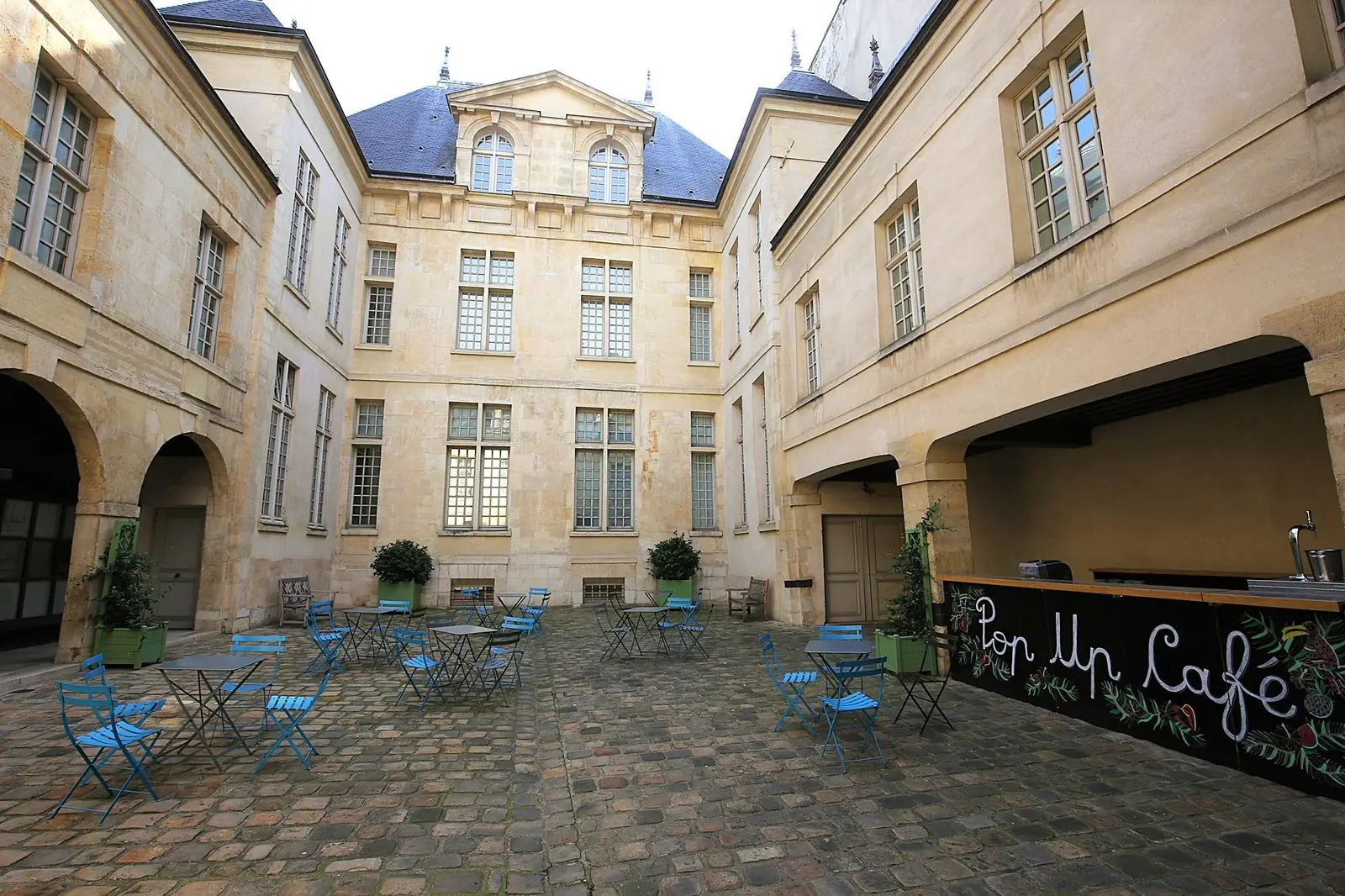 Un salon aux boiseries du musée Cognacq-Jay