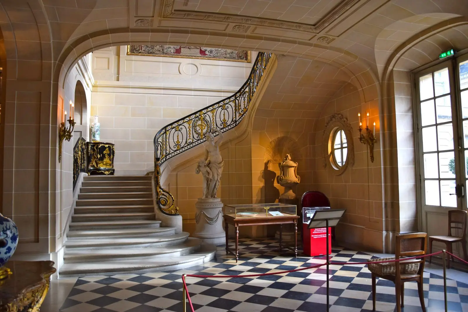 Le grand escalier de l'hôtel Camondo, à Paris