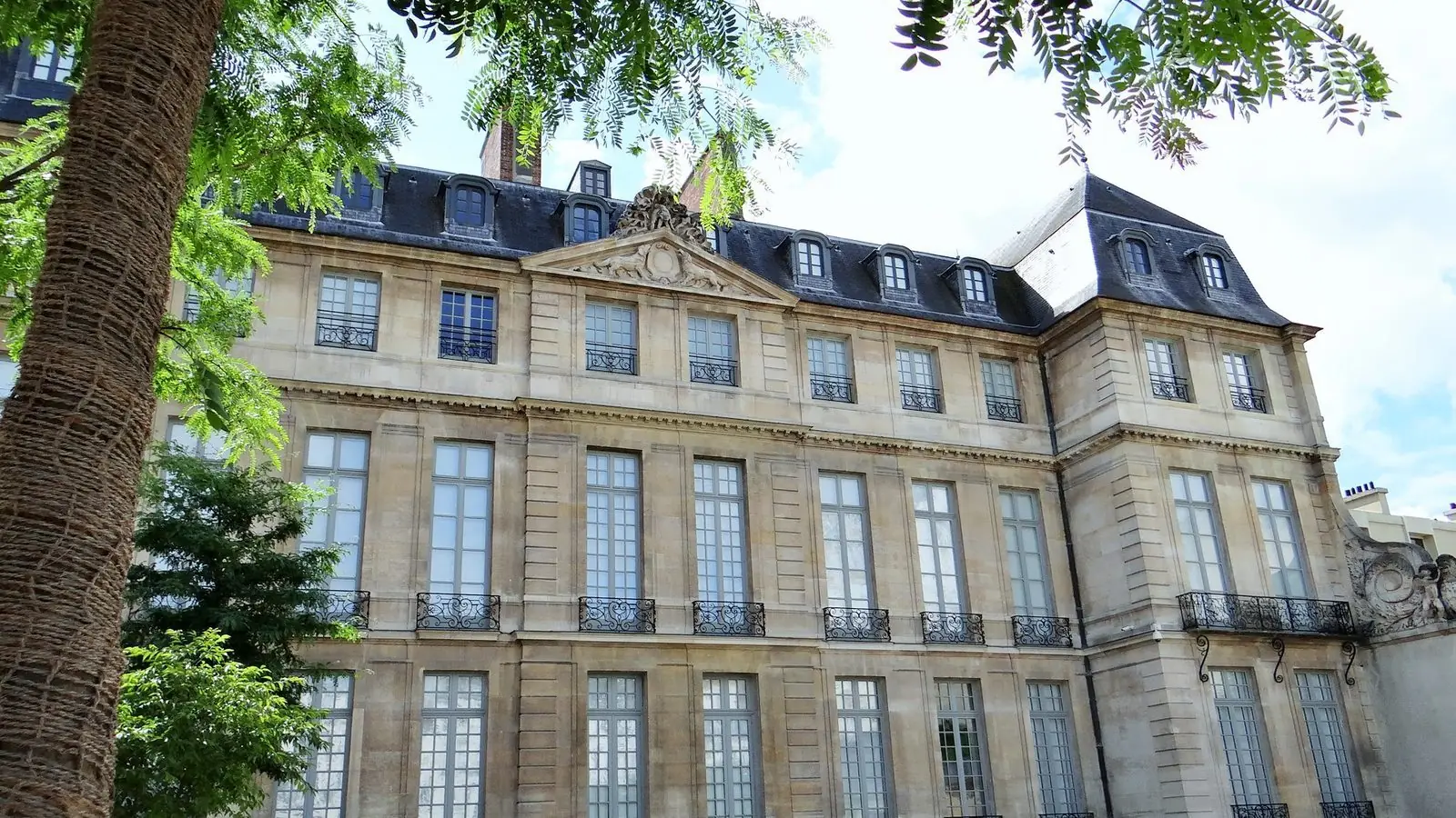 La façade classée de l'hôtel Salé, siège du musée Picasso