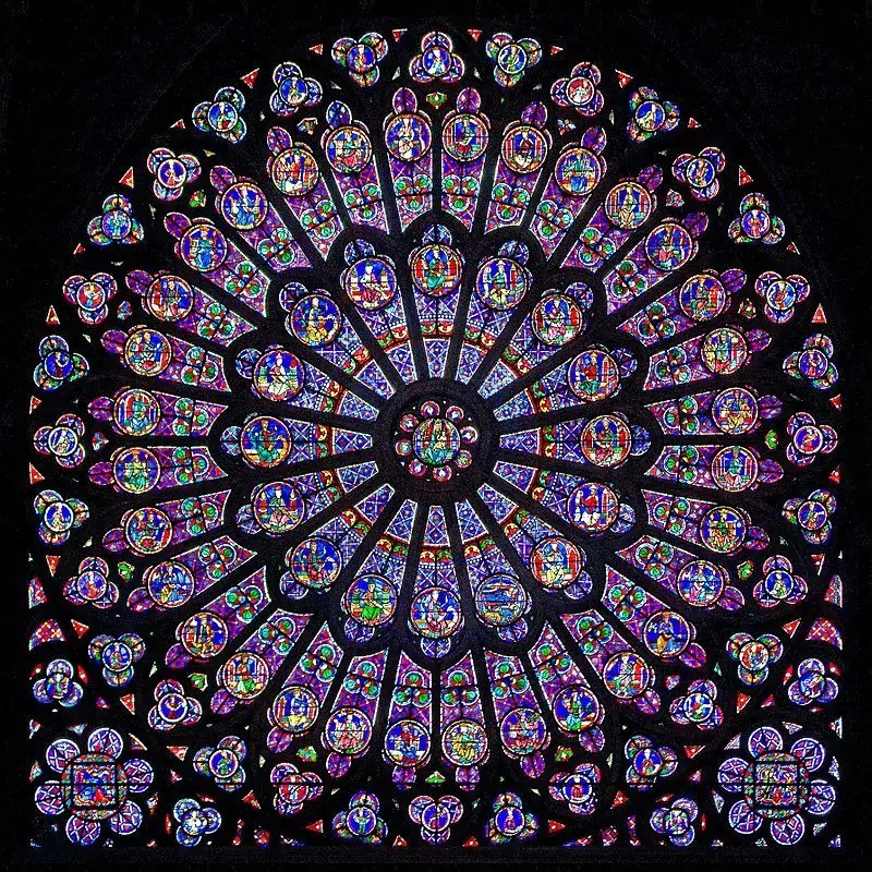 La grande rosace gothique rayonnante de Notre-Dame
