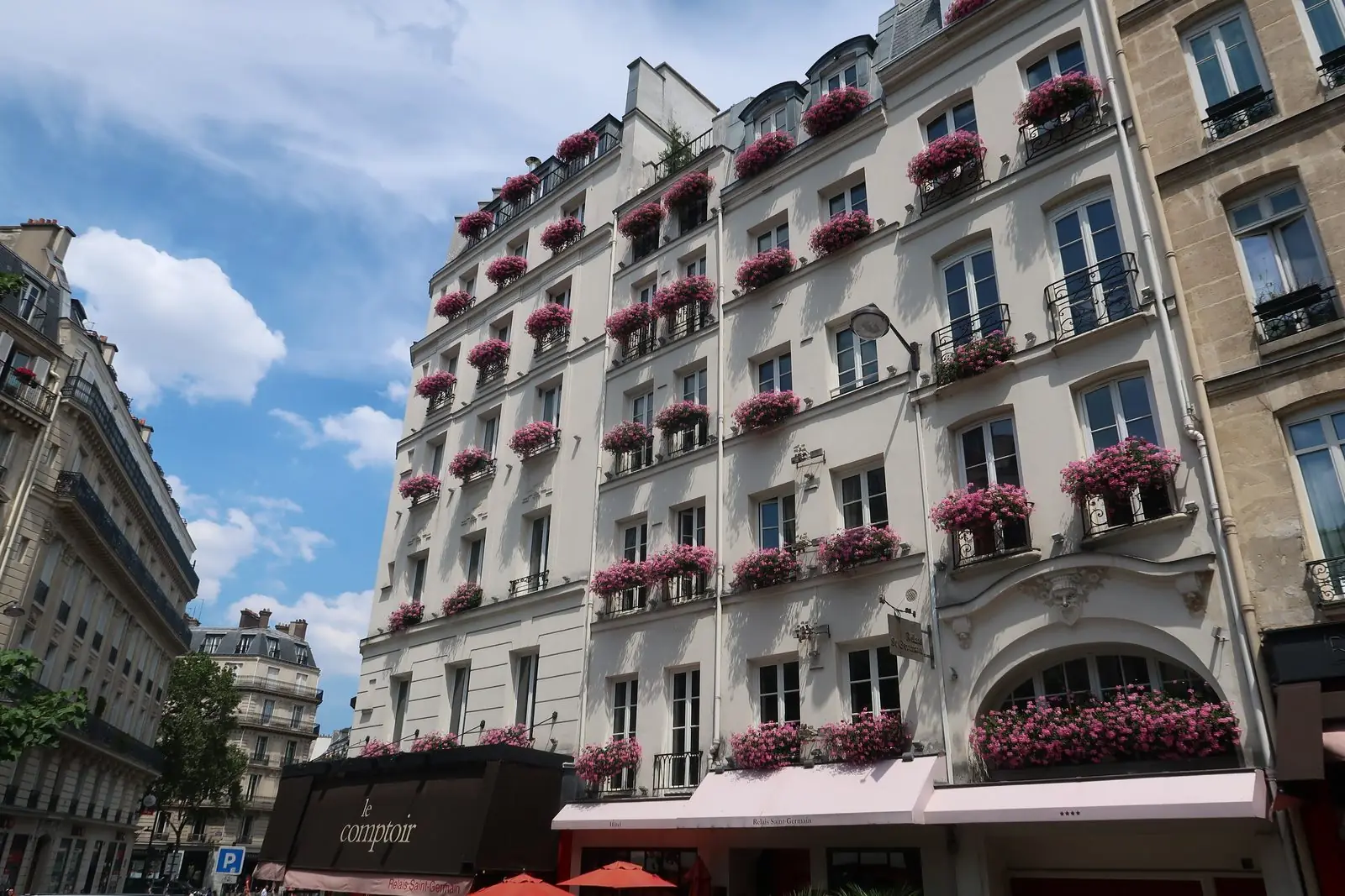 Le carrefour de l'Odéon, au cœur du quartier Saint-Sulpice