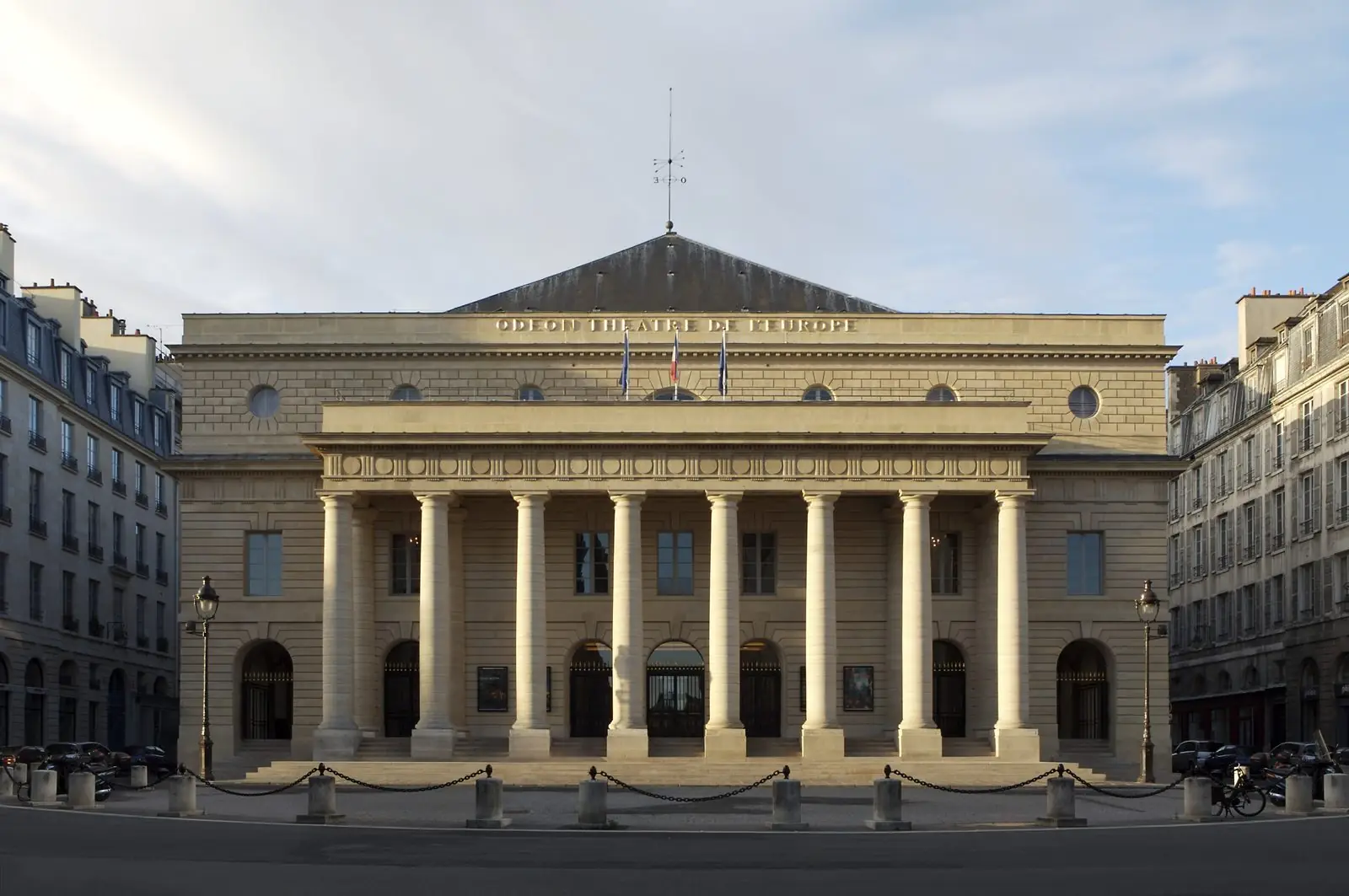 La façade du théâtre de l'Odéon, quartier Saint-Sulpice