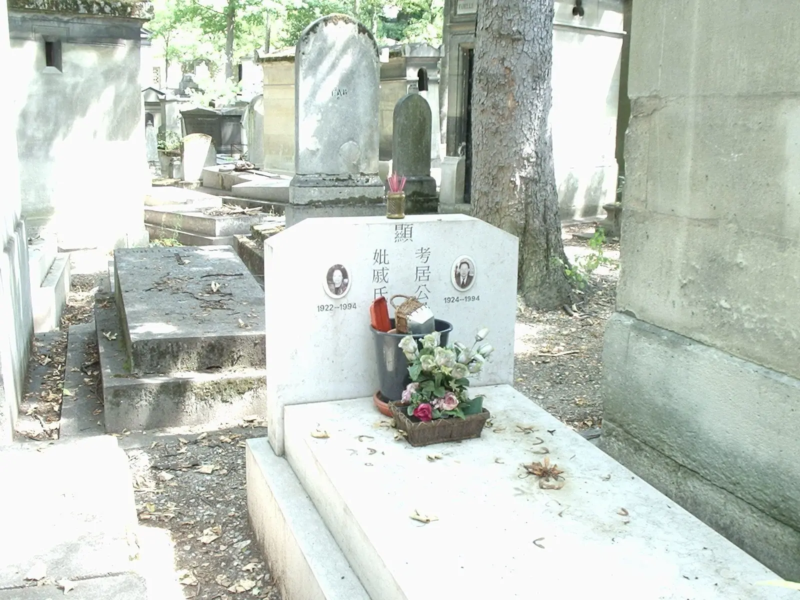 Sépultures et statues sculptées au Père-Lachaise