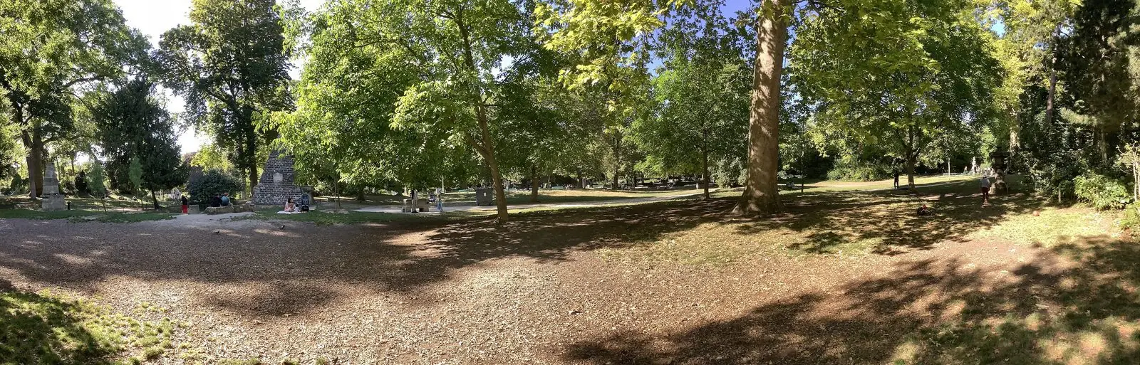 La colonnade et la naumachie du parc Monceau