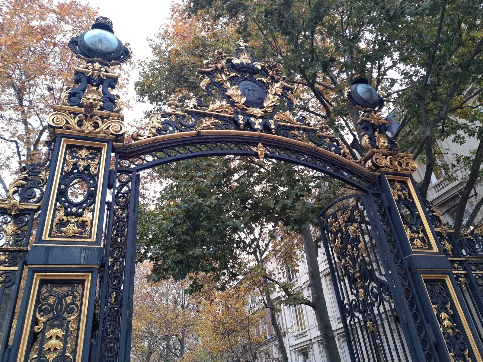 Le square et le kiosque des Batignolles